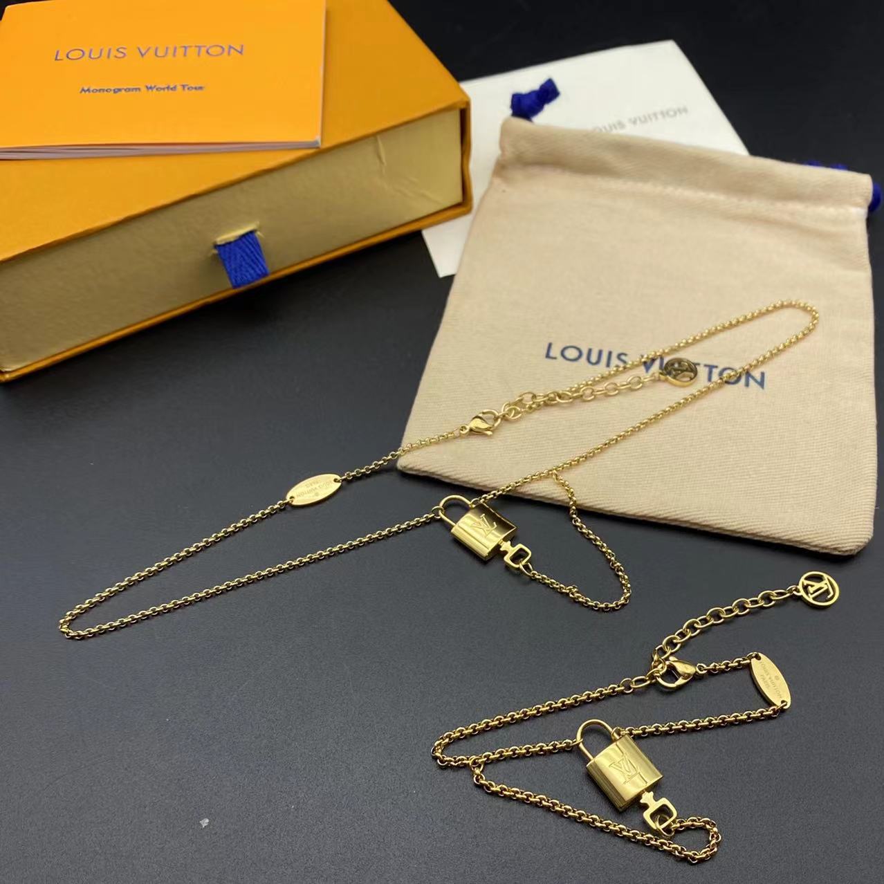 128 RMB Bracelet / 148 RMB Necklace