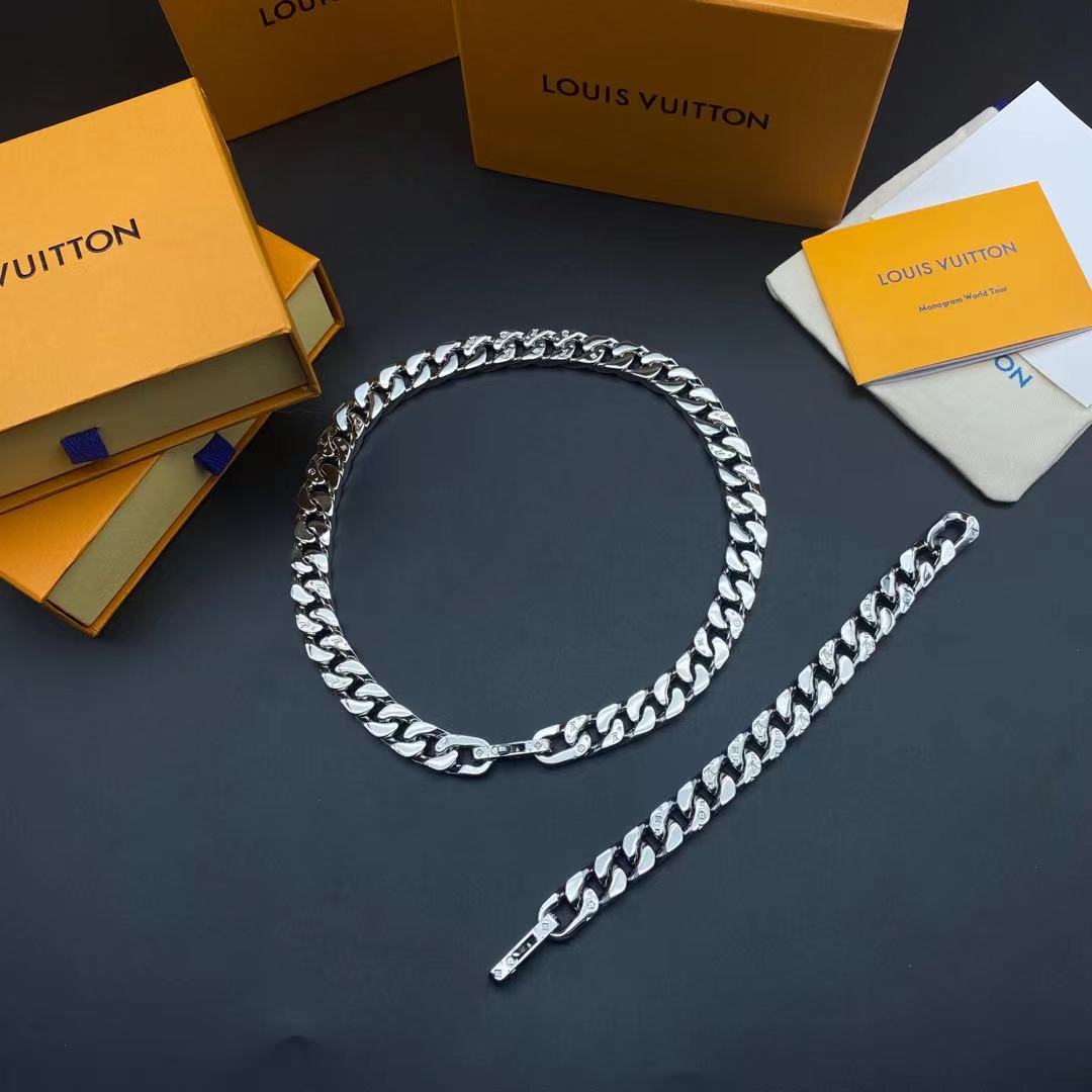 138 RMB / 208 RMB Necklace