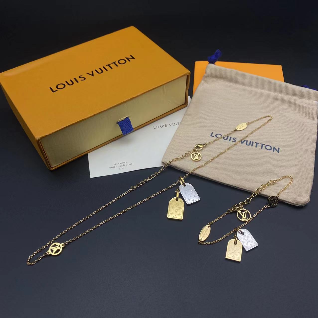 138 RMB Bracelet / 158 RMB Necklace