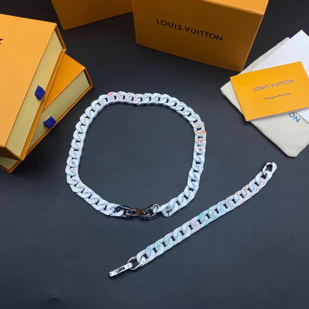 138 RMB / 208 RMB Necklace