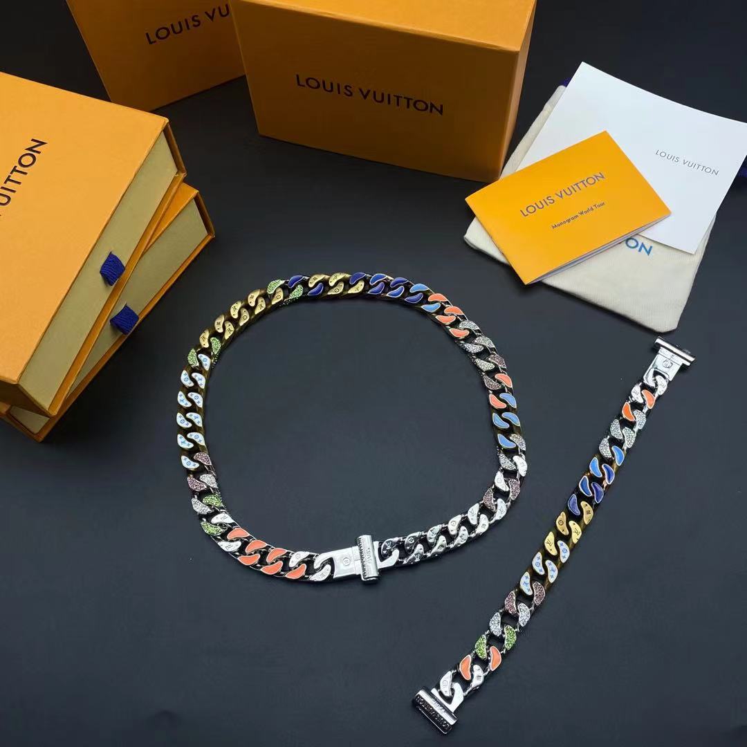 138 RMB / 208 RMB Necklace