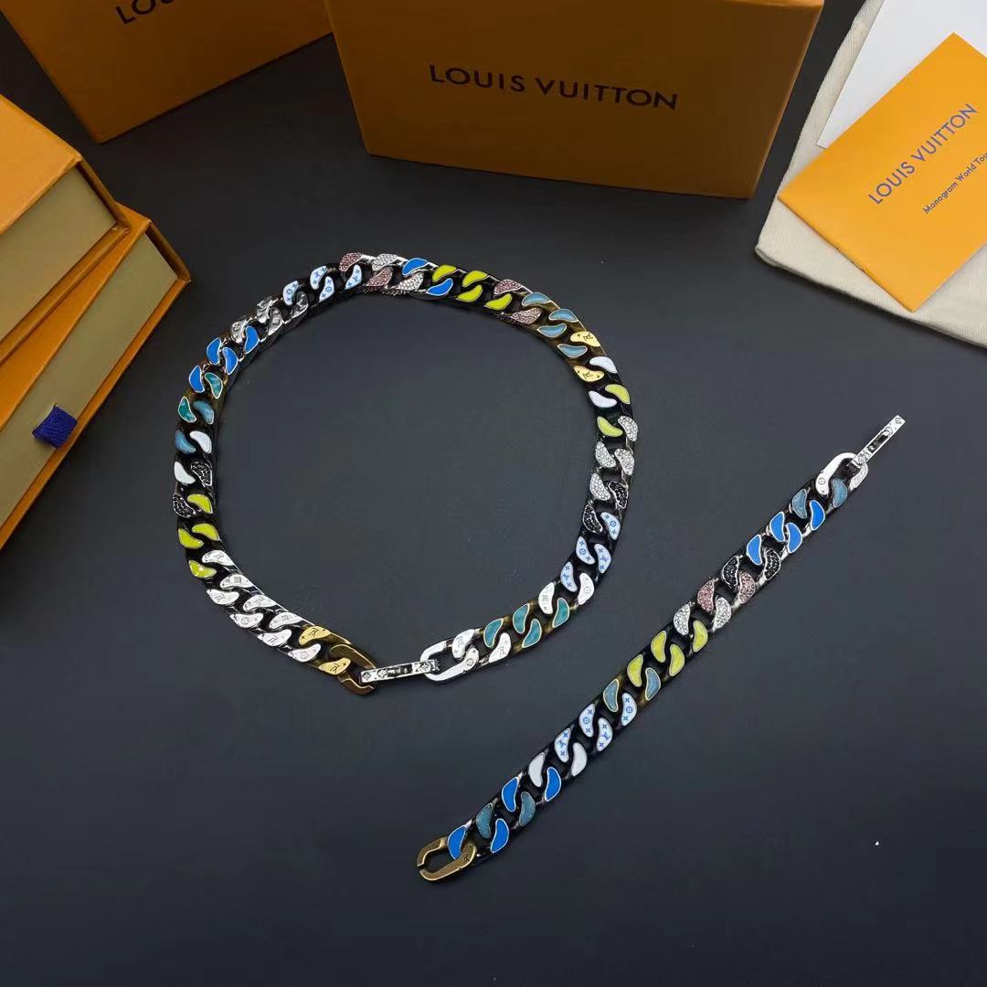 138 RMB / 208 RMB Necklace