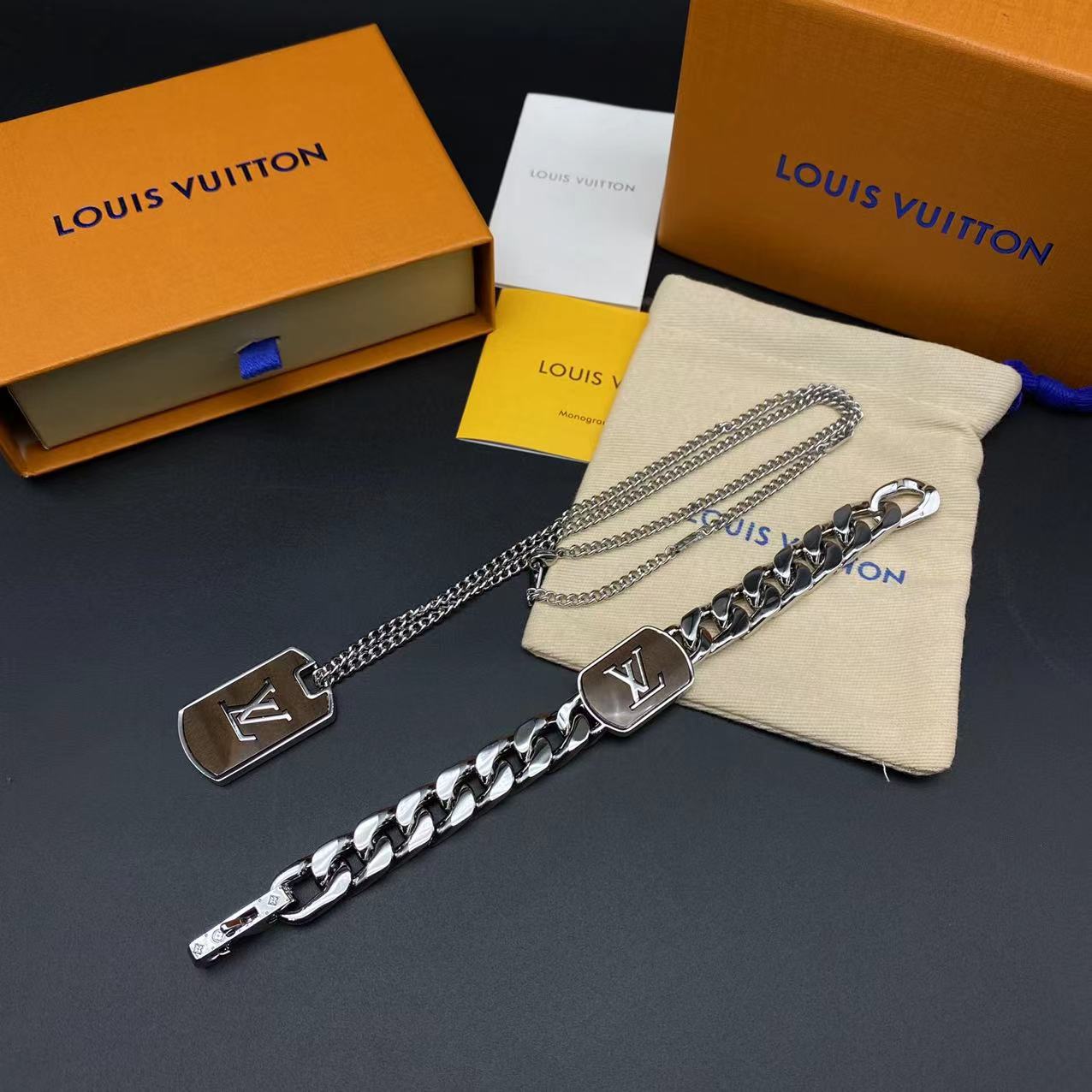 ​NECKLACE 128RMB/ BRACELET 108RMB