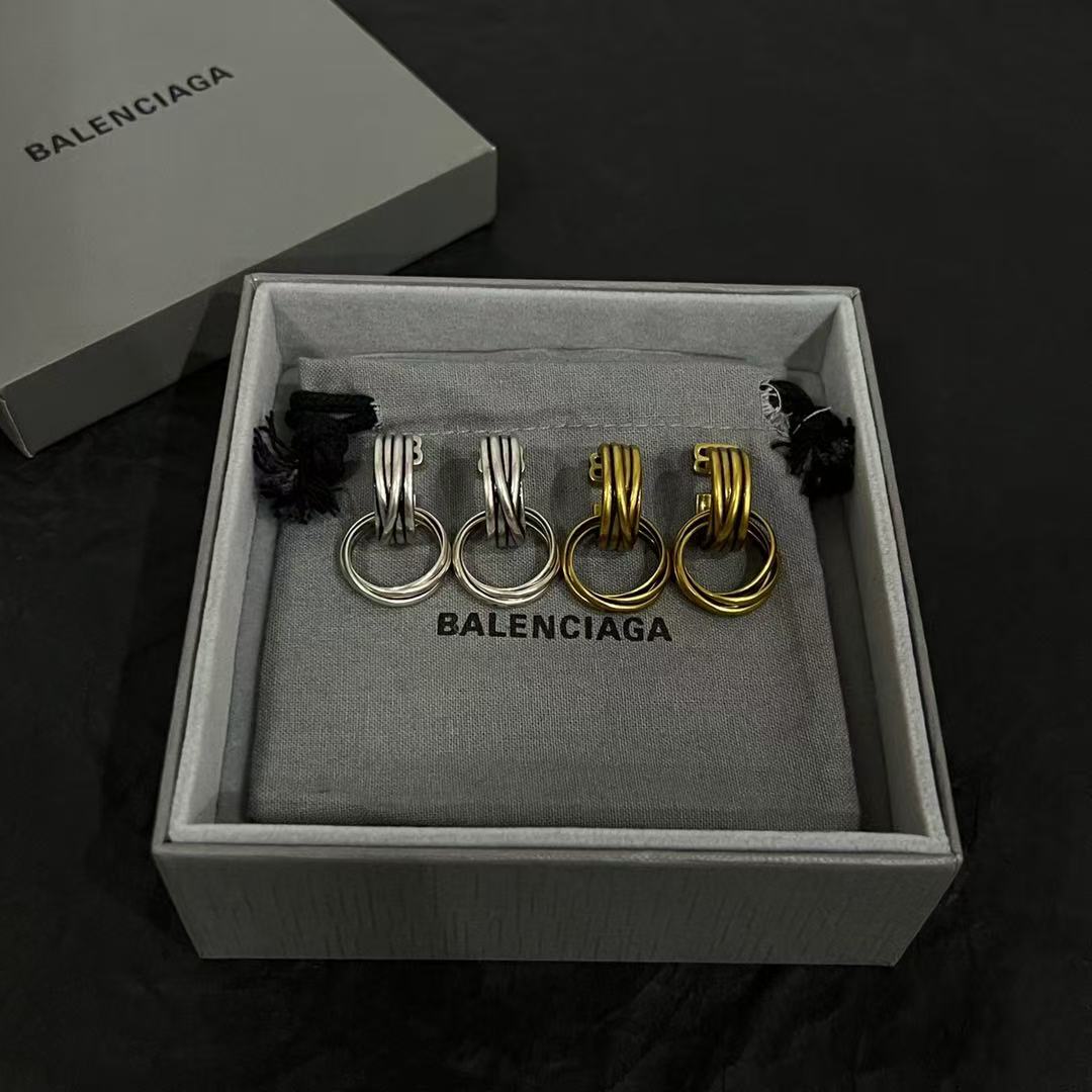 158 RMB （a pair)